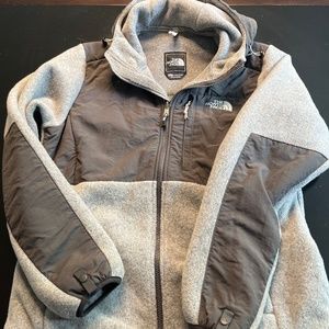 Women’s Northface fleece jacket